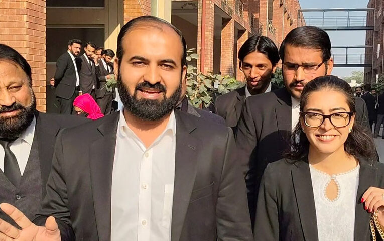 Lawyer and Activist Imaam Mazari Alleges Mistreatment During Court Proceedings