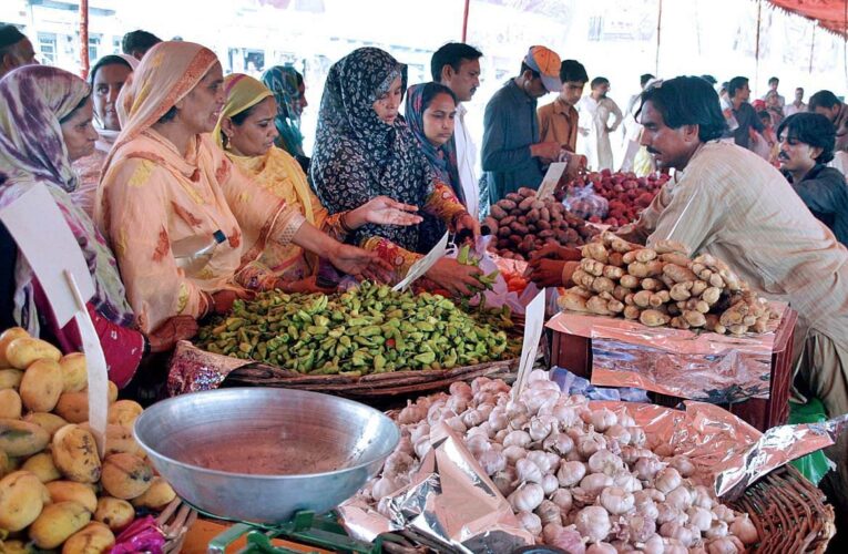 Food Prices Outpace Official Rates Across Lahore Markets